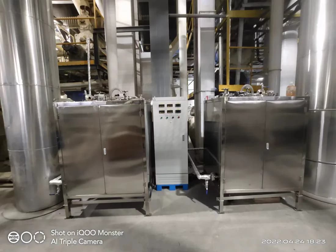 Dual molasses dosing systems installed in a feed plant